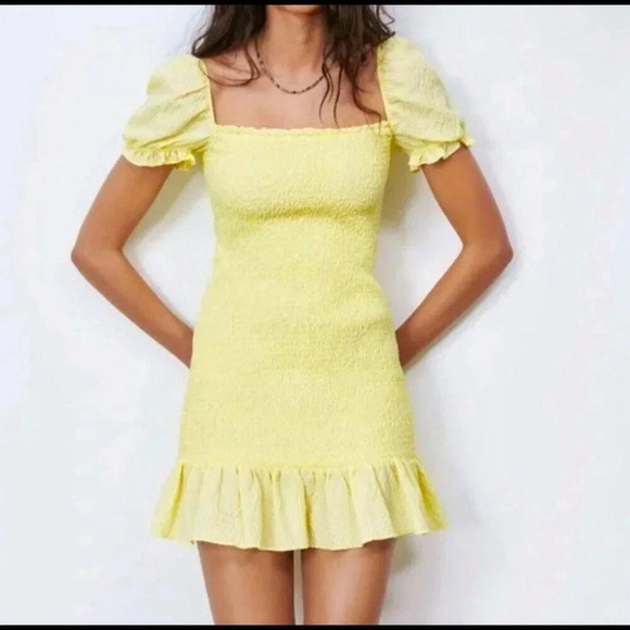 Zara Smocked Textured Ruffle Hem Mini Dress Pastel Yellow Blogger Fav Sz S - Picture 10 of 10